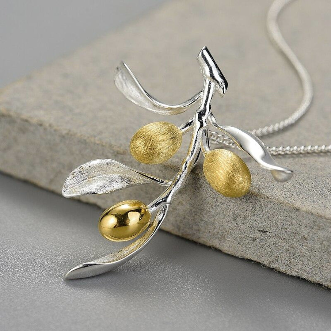 Olive-Branch-Pendant-By-Yonandole_4