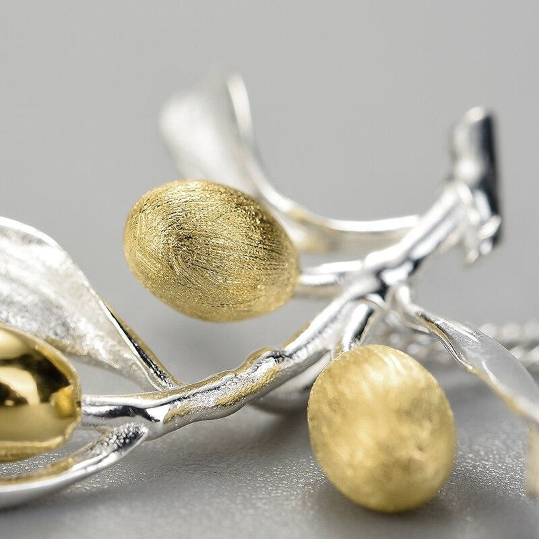 Olive-Branch-Pendant-By-Yonandole_5