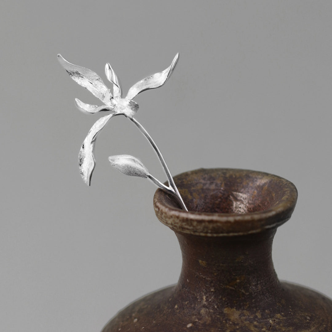 Orchid-Brooch-By-Yonandole_2a