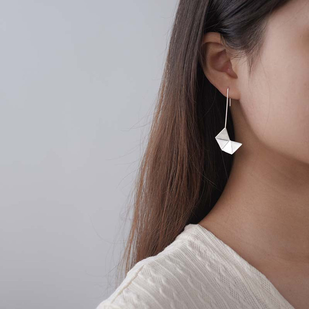 Origami-Earrings-By-Yonandole_4