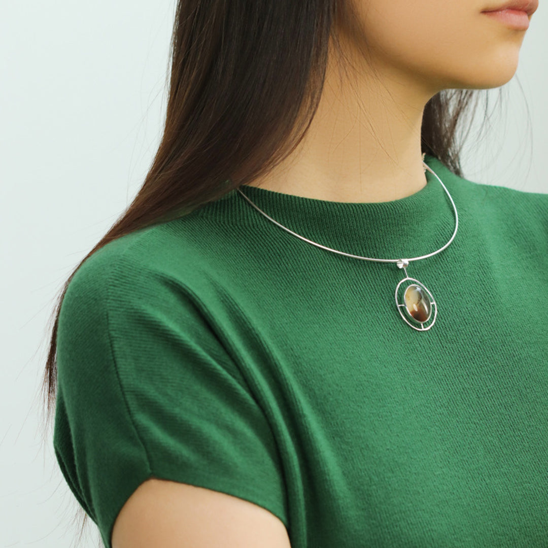 Oval-Agate-Pendant-By-Yonandole_1