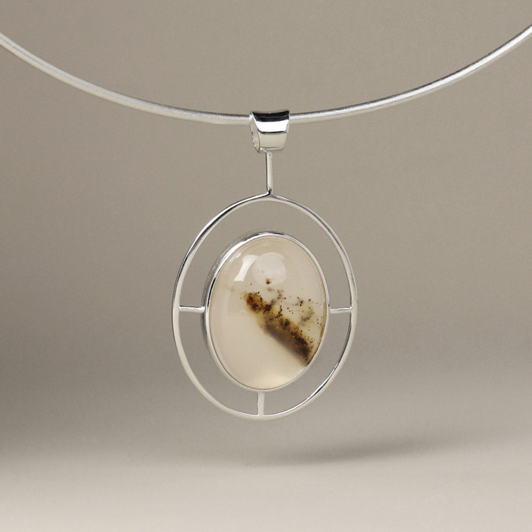 Oval-Agate-Pendant-By-Yonandole_12
