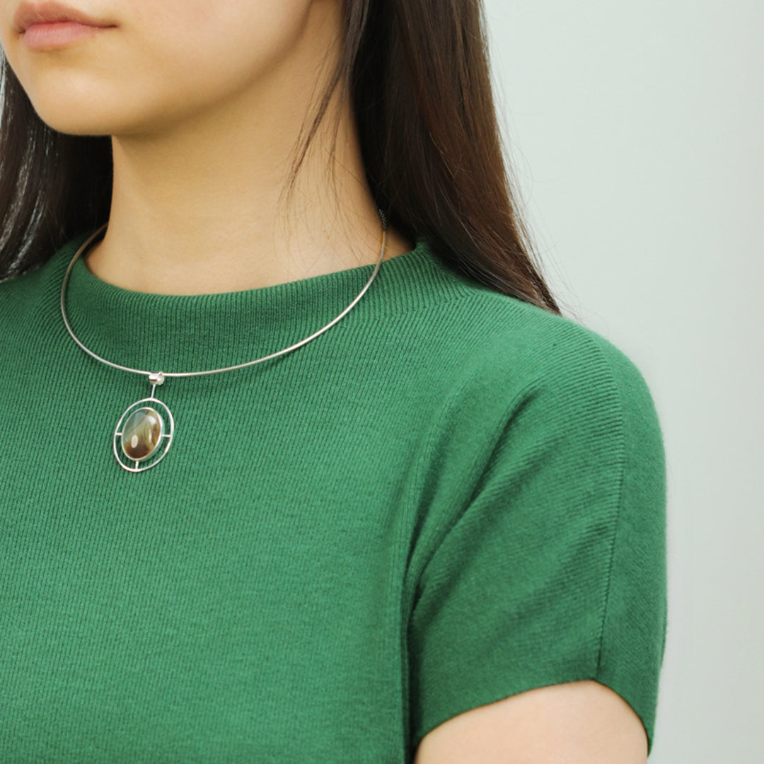 Oval-Agate-Pendant-By-Yonandole_2