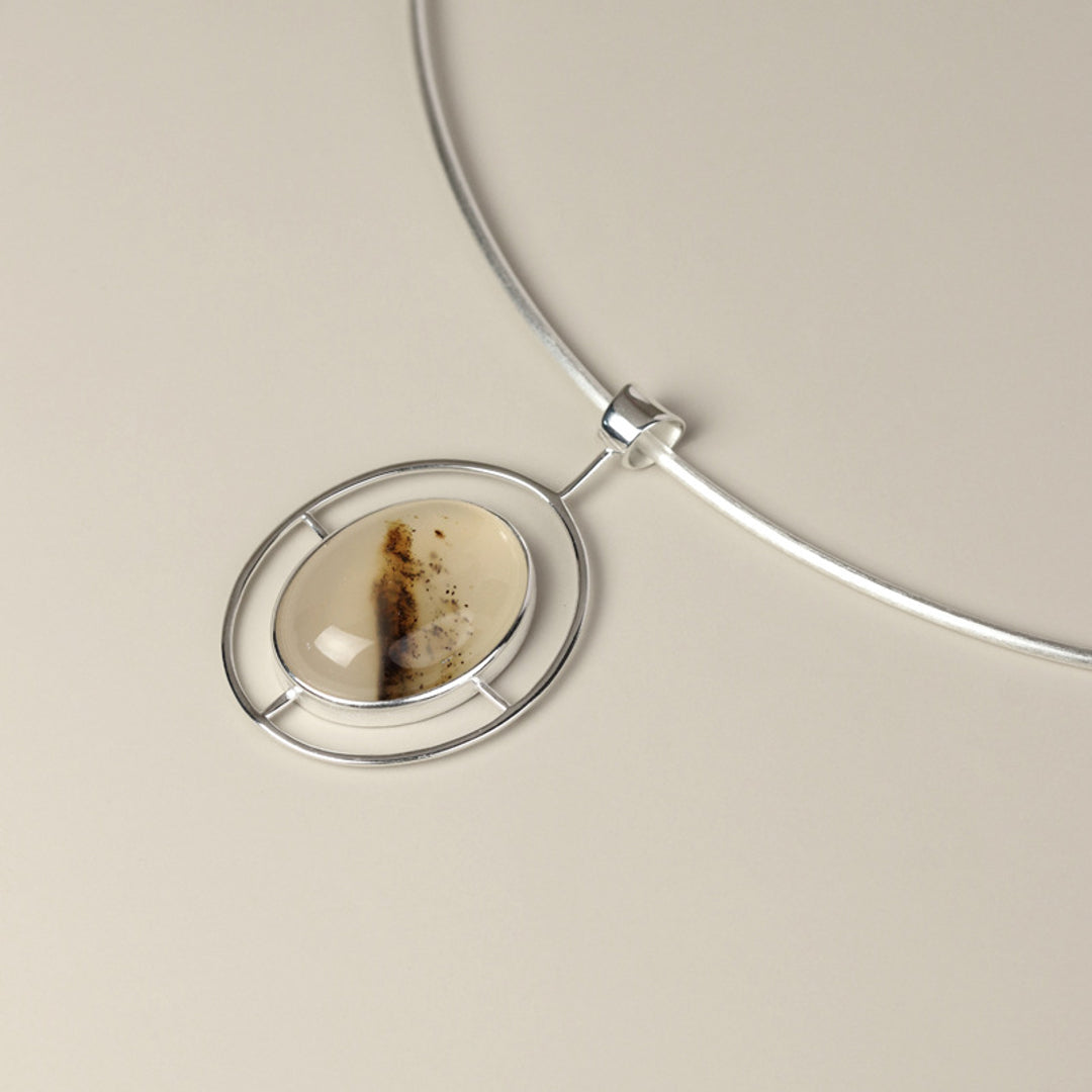 Oval-Agate-Pendant-By-Yonandole_9