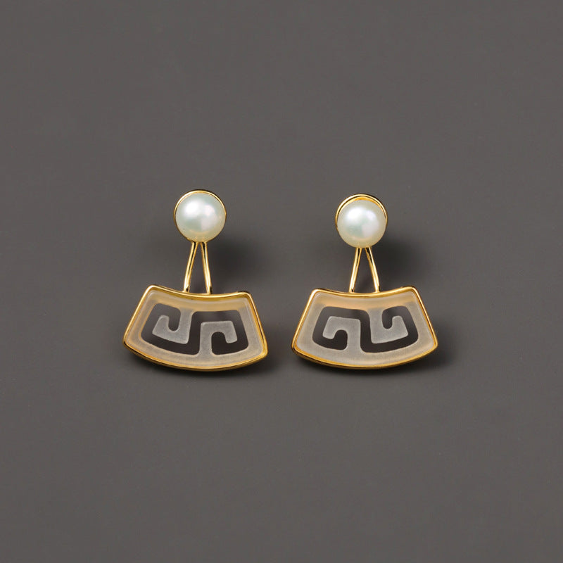 Pearl-Earrings-With-Ornament-By-Yonandole_2