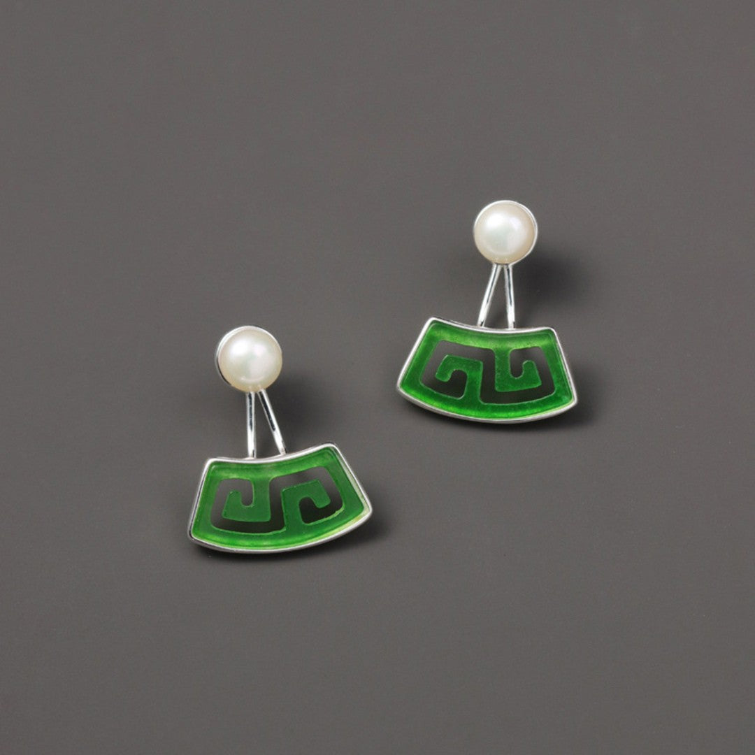 Pearl-Earrings-With-Ornament-By-Yonandole_6