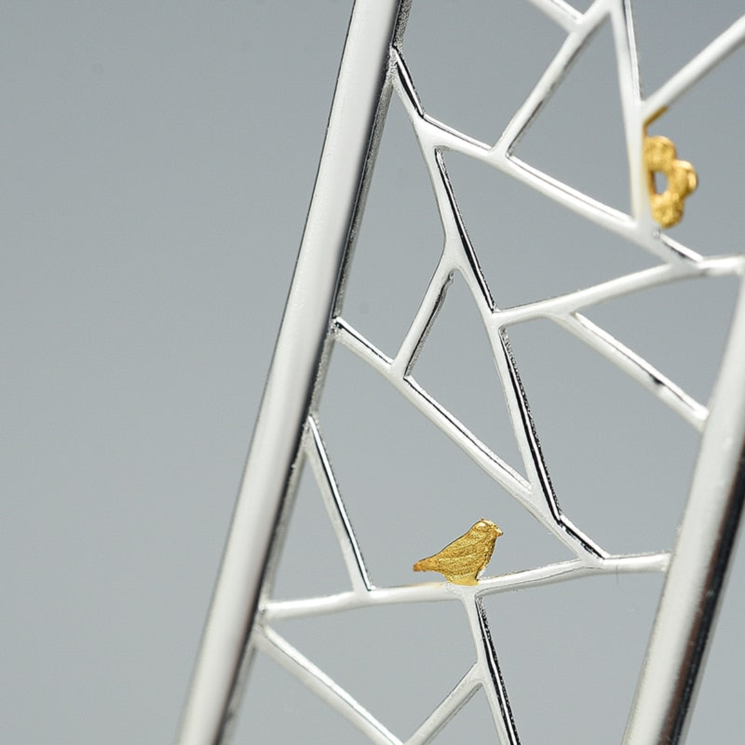 Pendant-With-A-Grid-And-A-Small-Bird-By-Yonandole_3