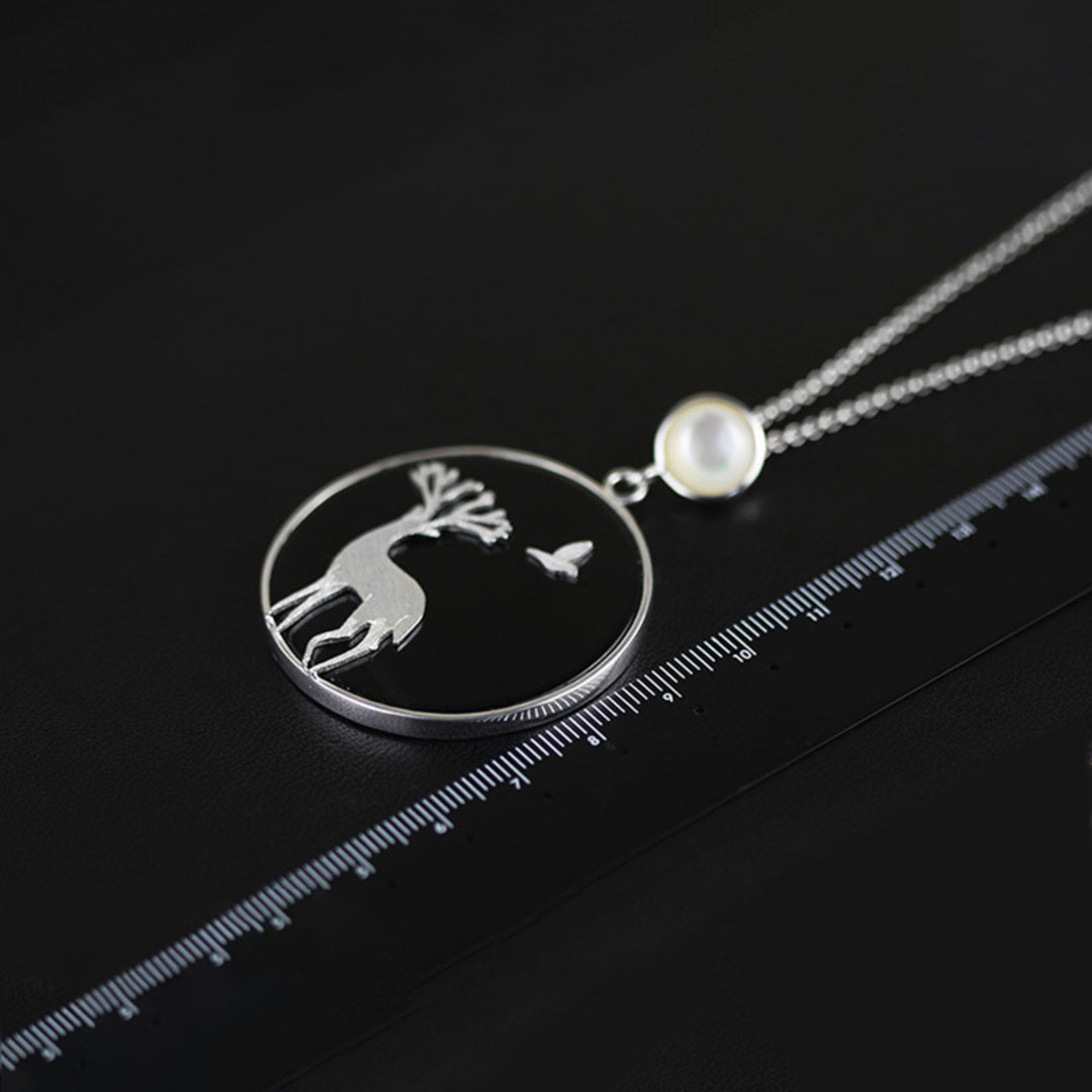 Pendant-With-Black-Agate-And-Deer-By-Yonandole_4