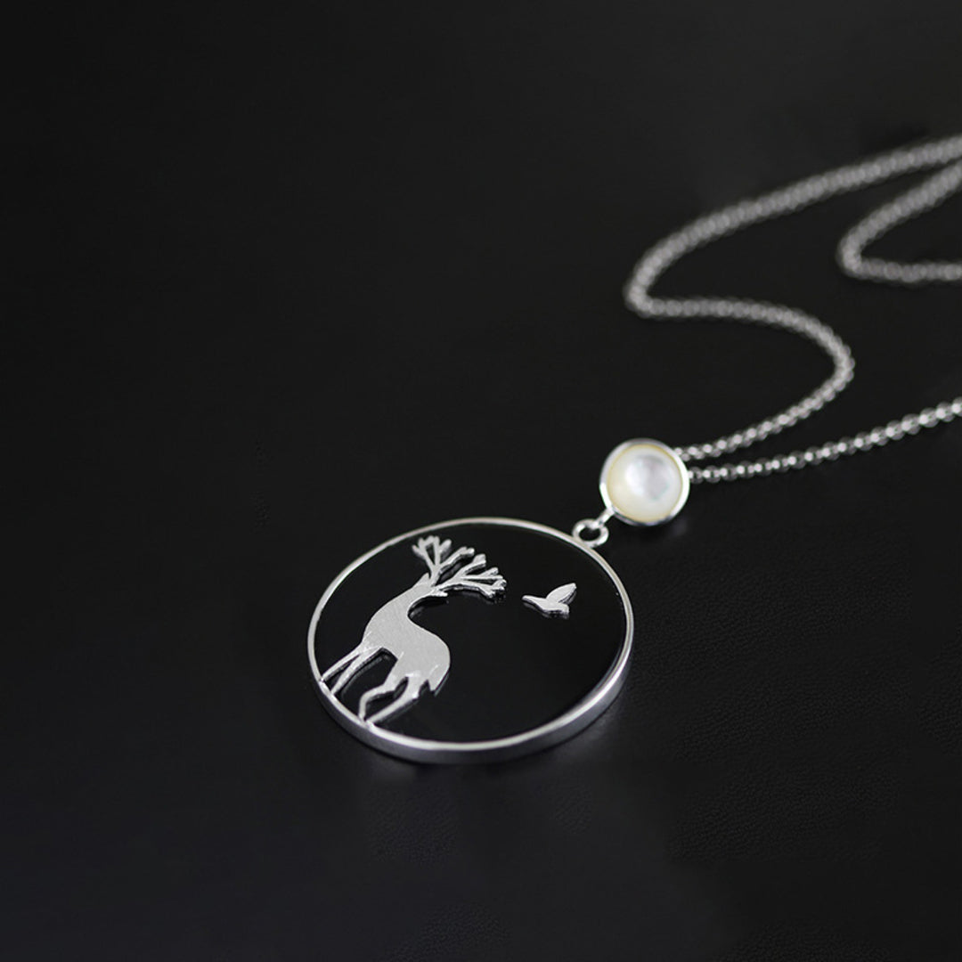 Pendant-With-Black-Agate-And-Deer-By-Yonandole_6