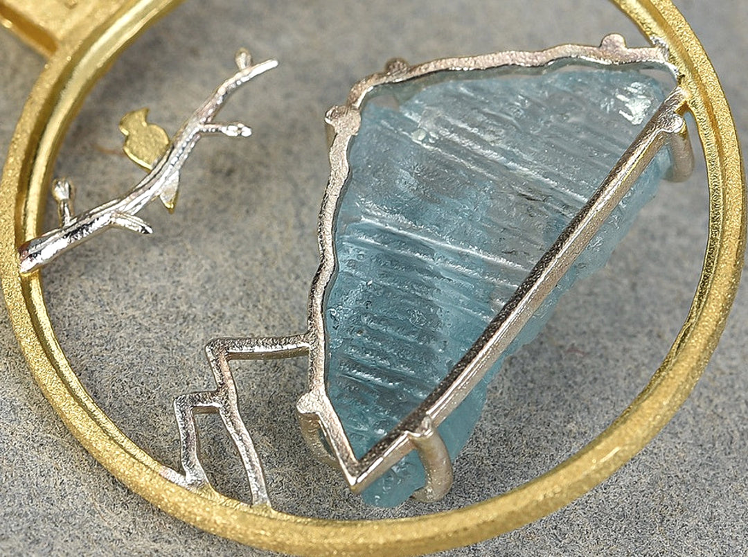 Pendant-With-Landscape-Motif-By-Yonandole_5