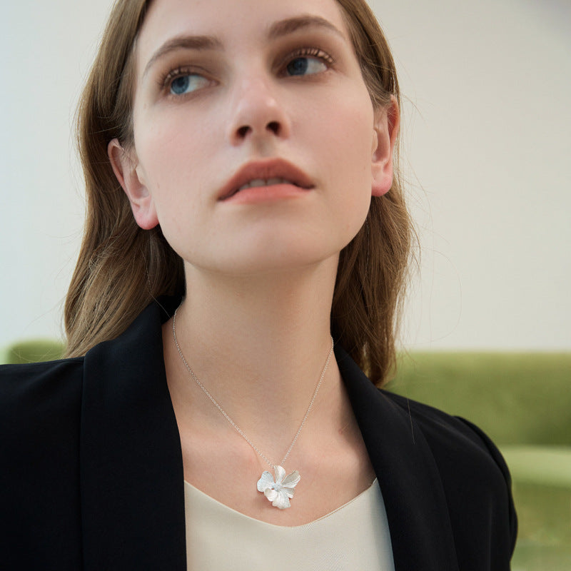 Peony-Pendant-By-Yonandole_1