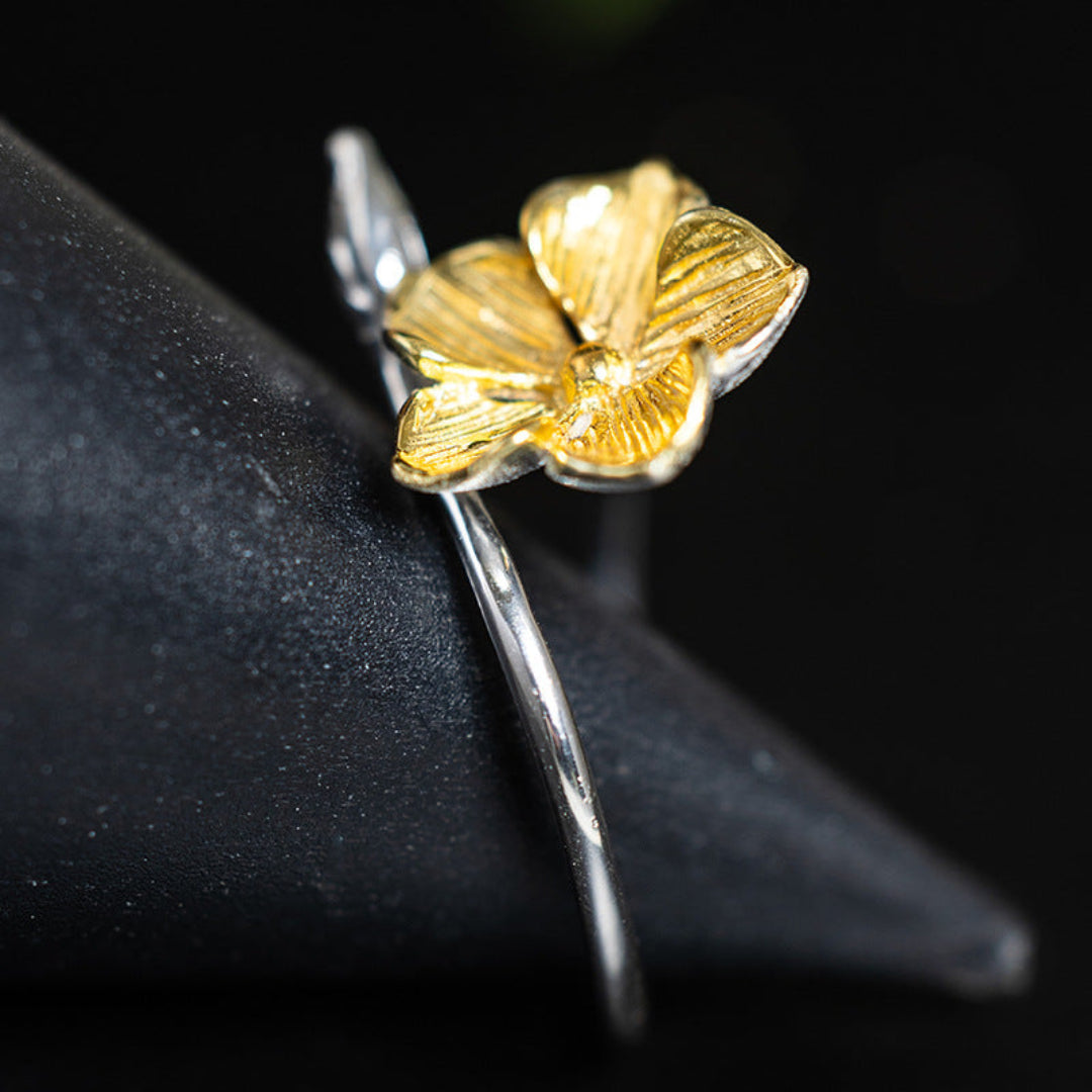 Periwinkle-Ring-Adjustable-By-Yonandole_1
