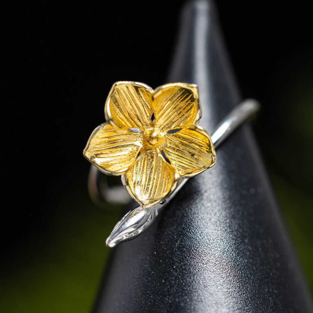 Periwinkle-Ring-Adjustable-By-Yonandole_6