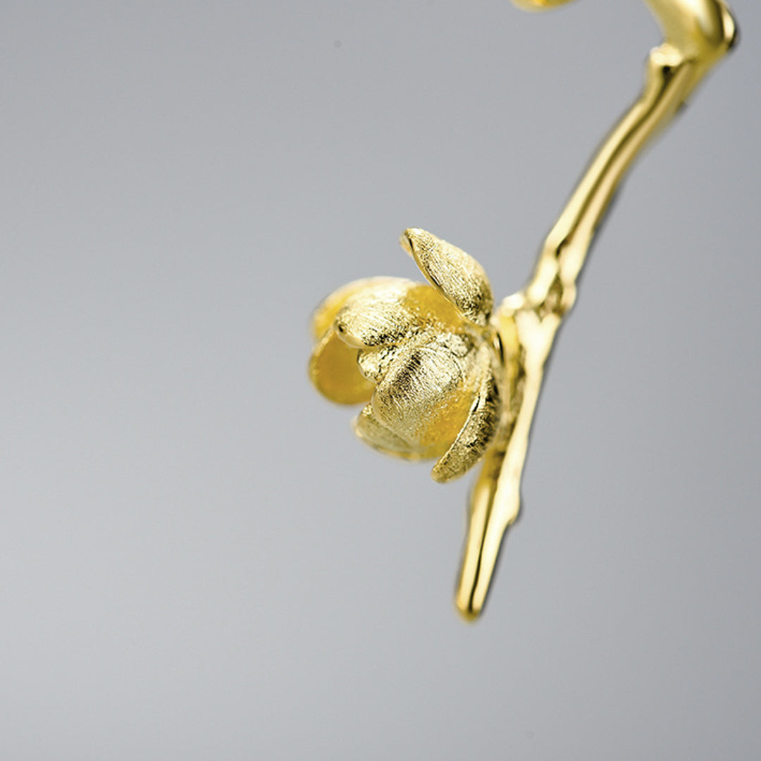 Plum-Blossom-Pendant-By-Yonandole_4