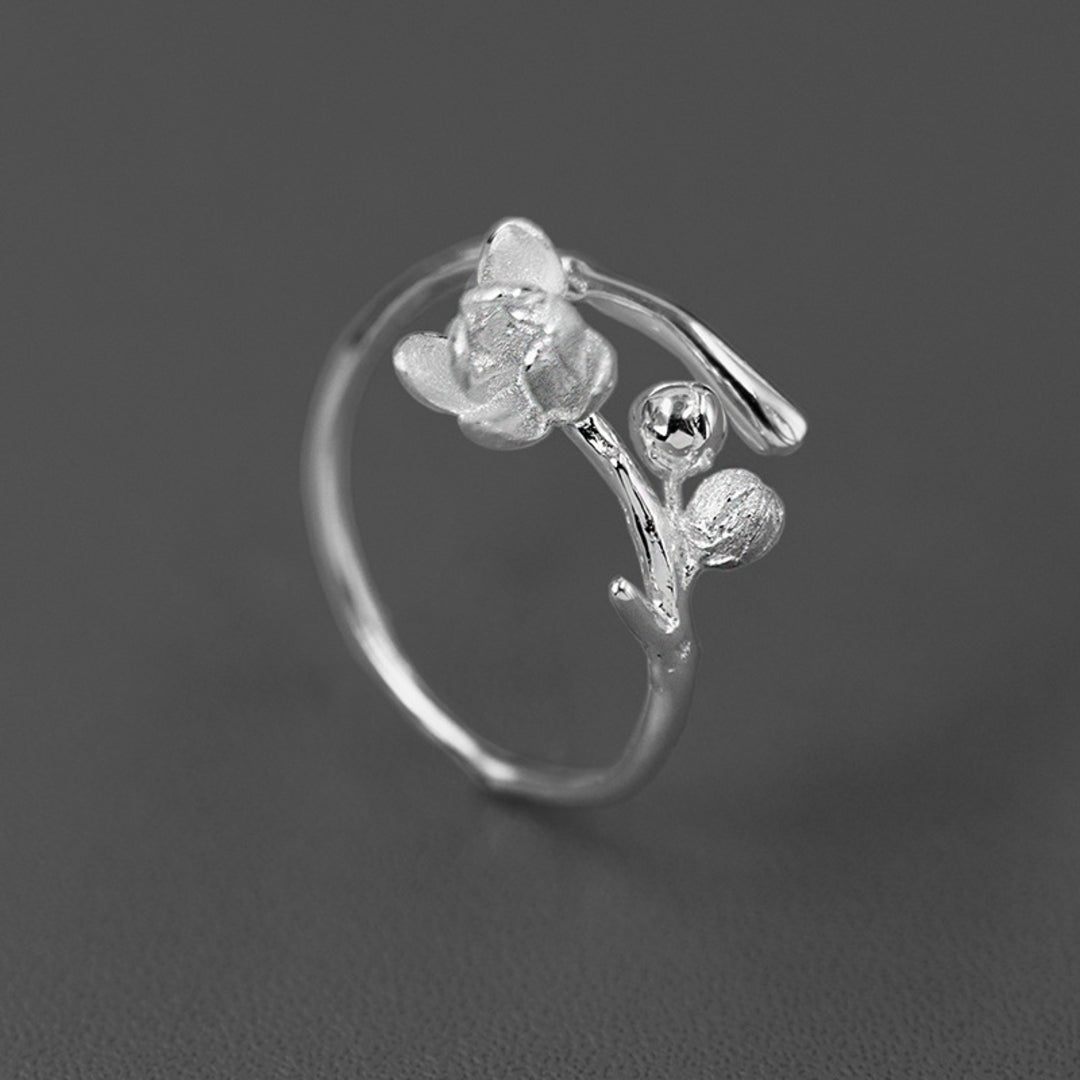 Plum-Blossom-Ring-By-Yonandole_1