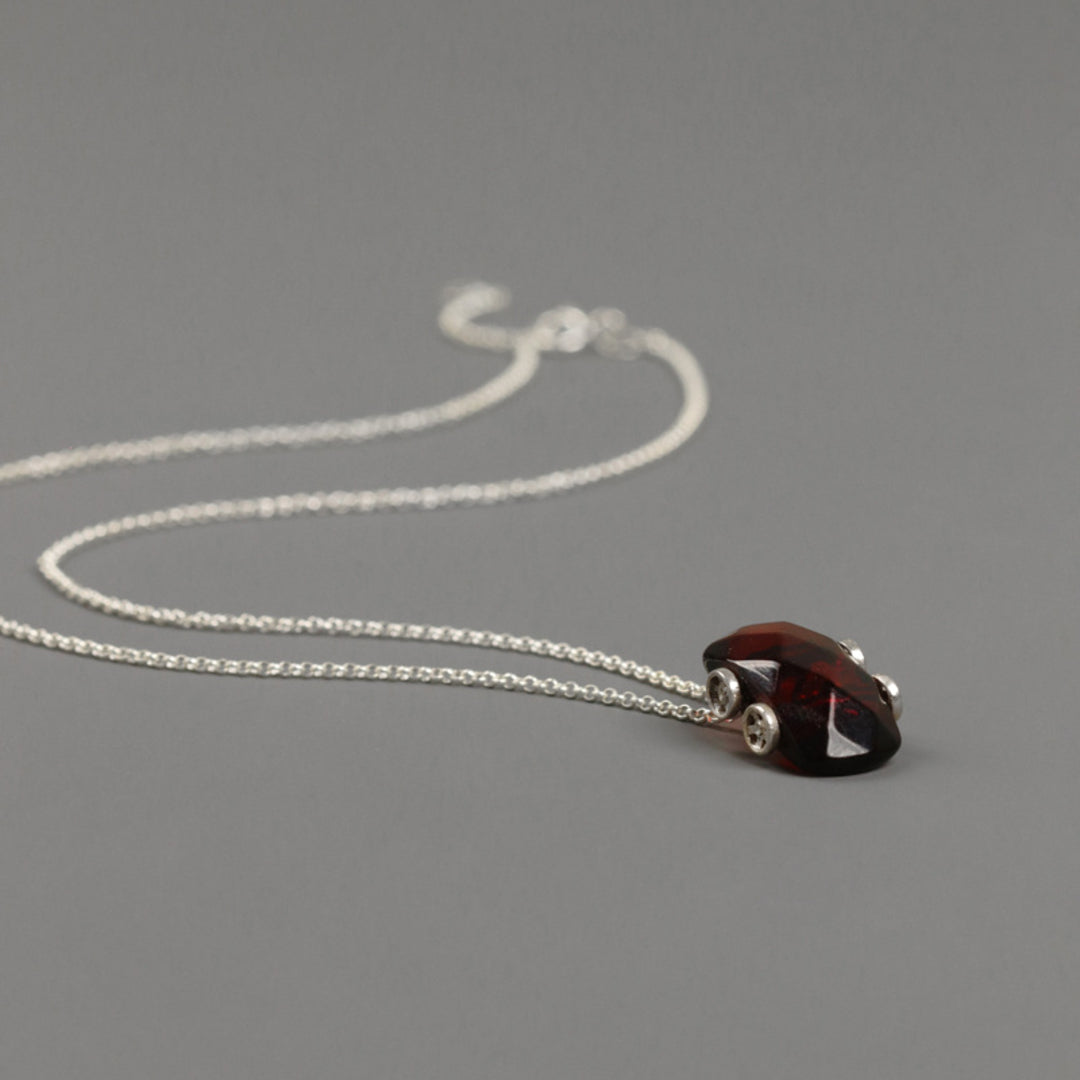 Racing-Car-Pendant-By-Yonandole_3