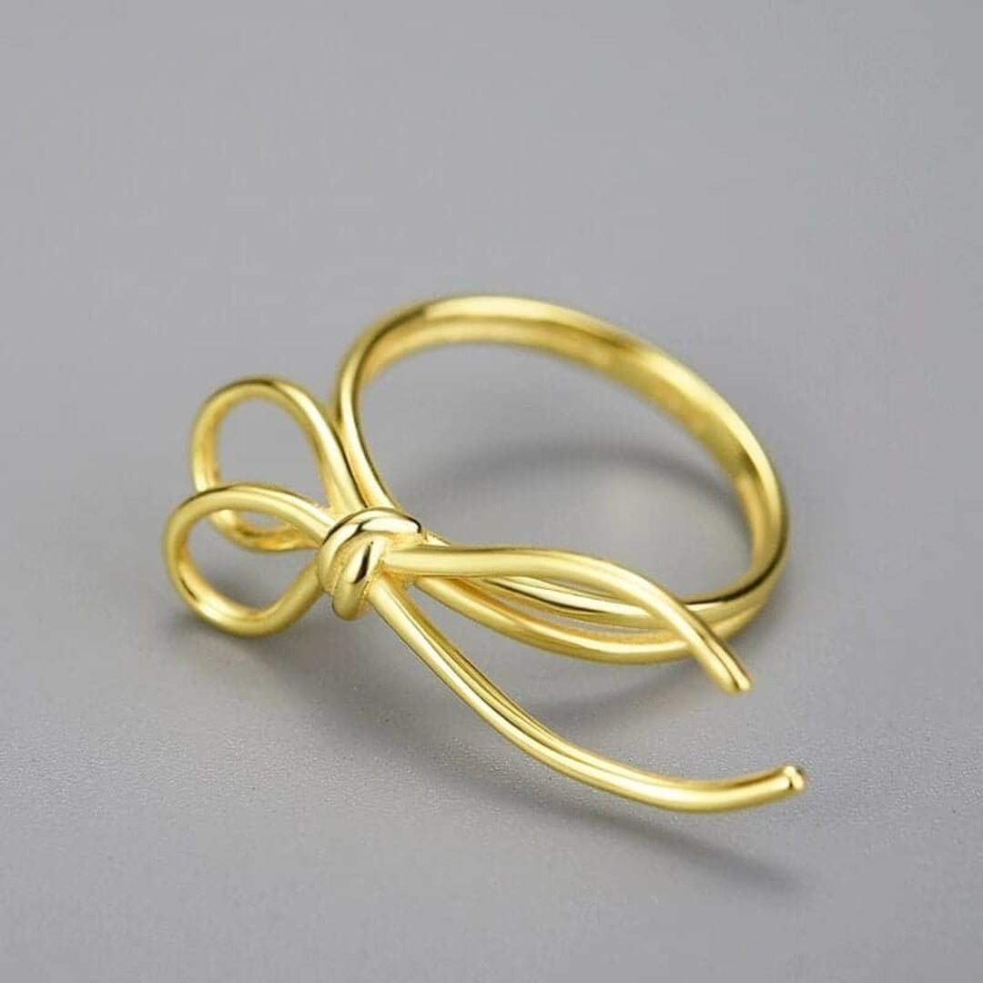 Ring-With-A-Loose-Knot-By-Yonandole_4