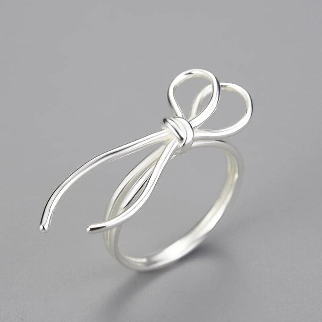 Ring-With-A-Loose-Knot-By-Yonandole_6