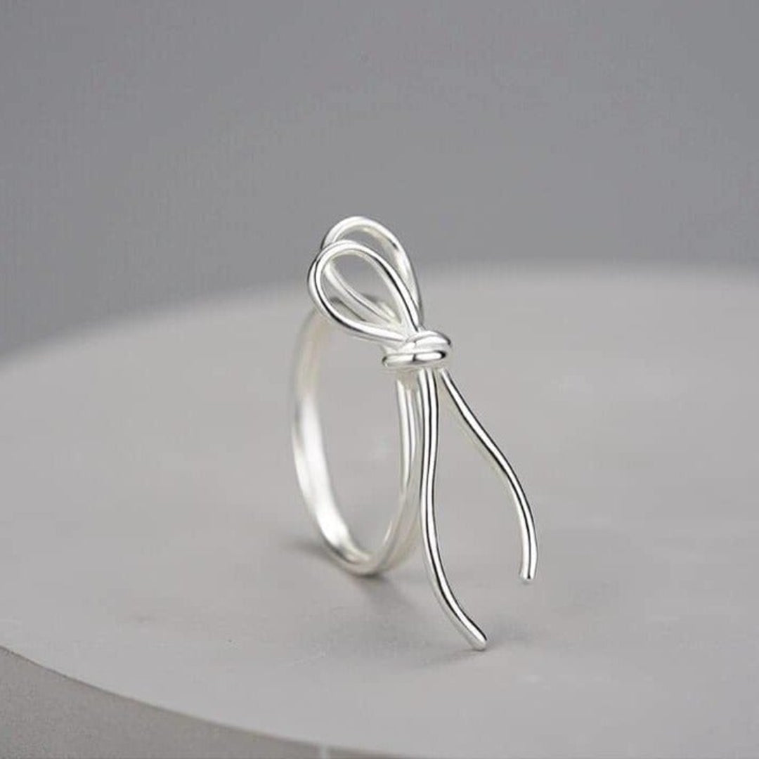 Ring-With-A-Loose-Knot-By-Yonandole_7