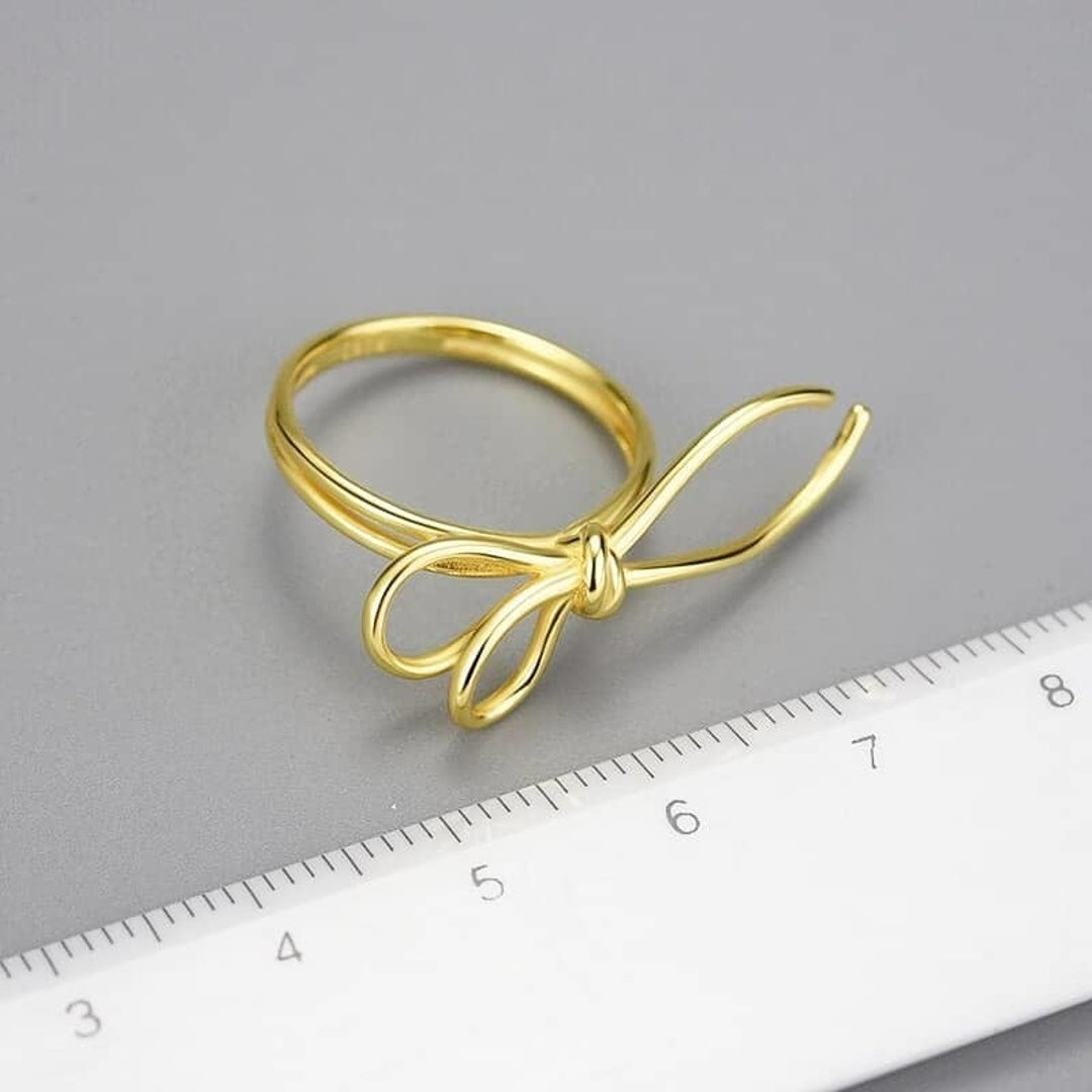 Ring-With-A-Loose-Knot-By-Yonandole_8