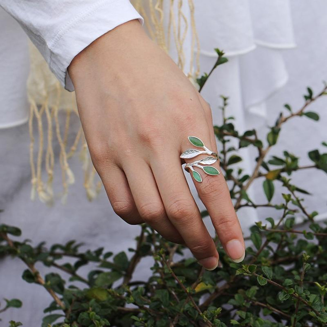 Ring-With-Aventurine-Leaves-By-Yonandole_2