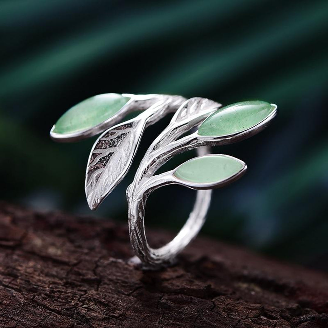 Ring-With-Aventurine-Leaves-By-Yonandole_3