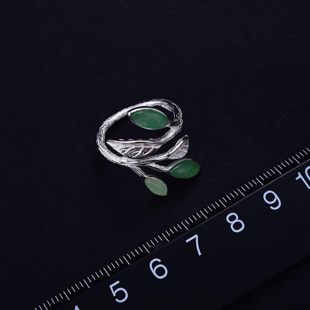 Ring-With-Aventurine-Leaves-By-Yonandole_4