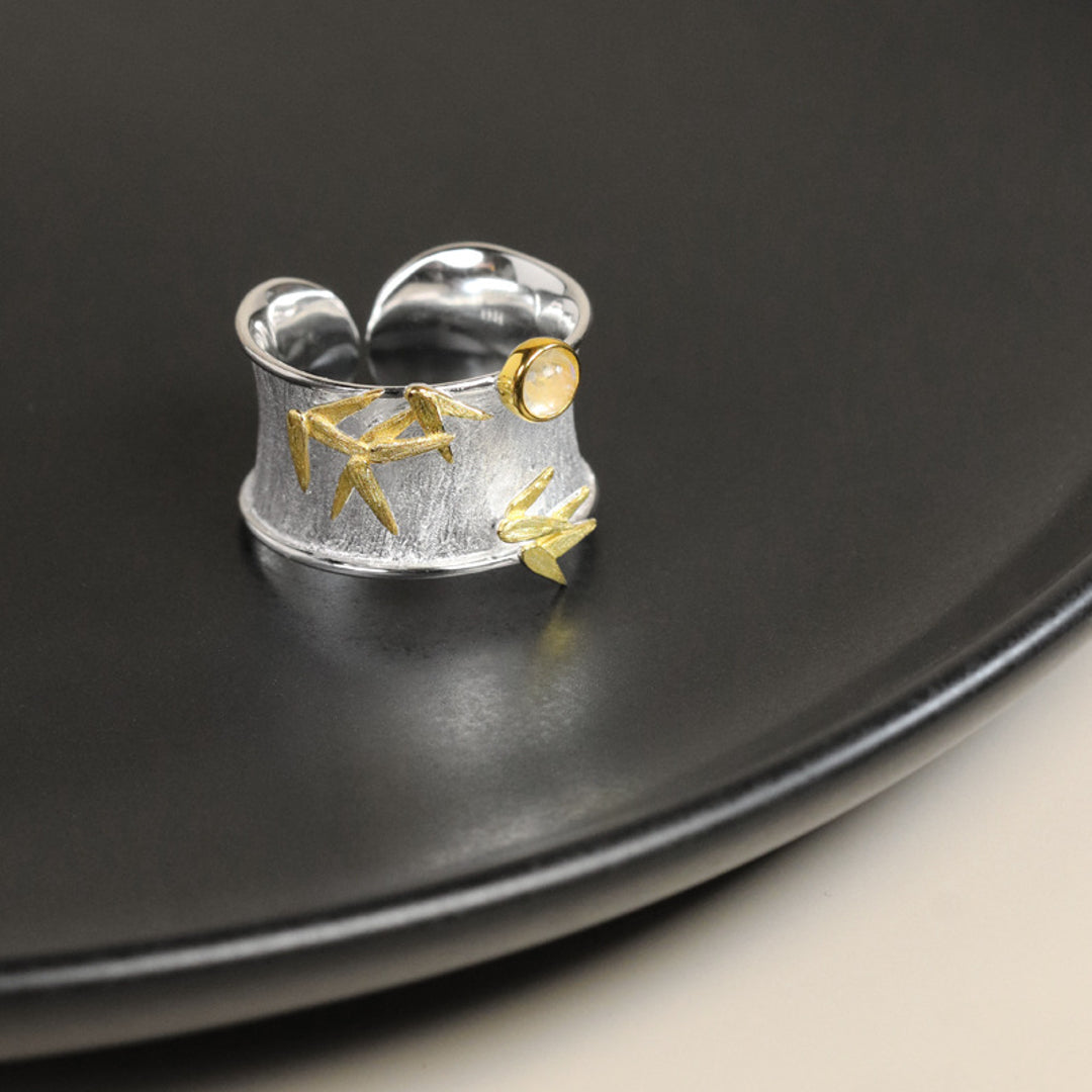 Ring-With-Bamboo-Leaves-And-Gemstone-By-Yonandole_8a