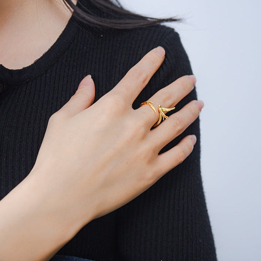 Ring-With-Branch-And-Swallow-By-Yonandole_8