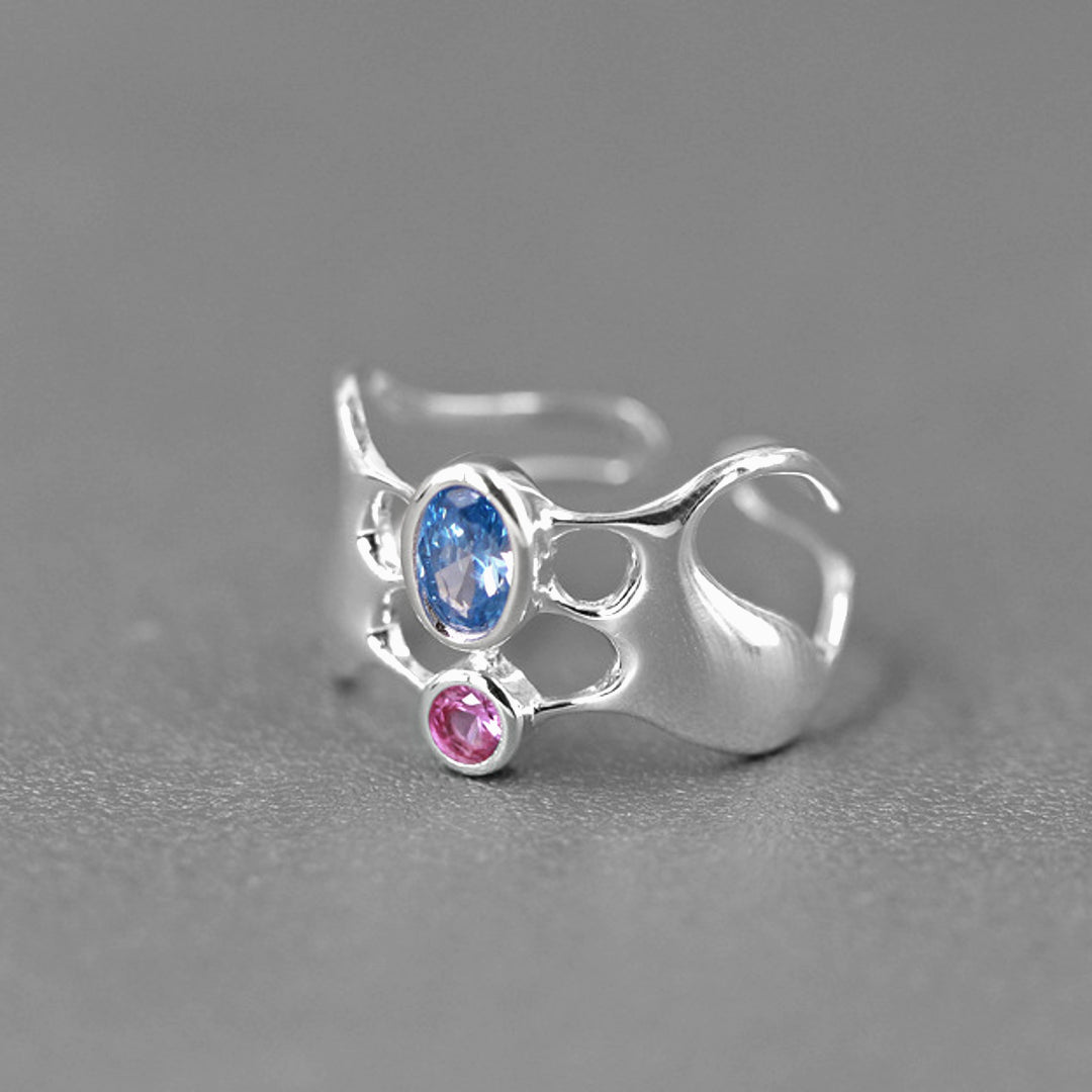 Ring-With-Bridge-Pattern-And-Zircons-By-Yonandole_1