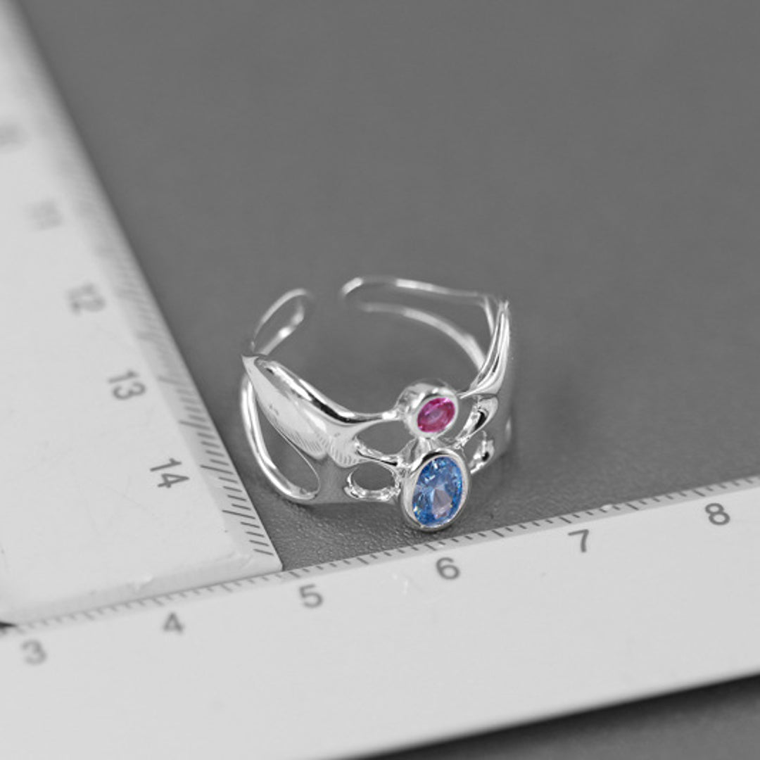 Ring-With-Bridge-Pattern-And-Zircons-By-Yonandole_7