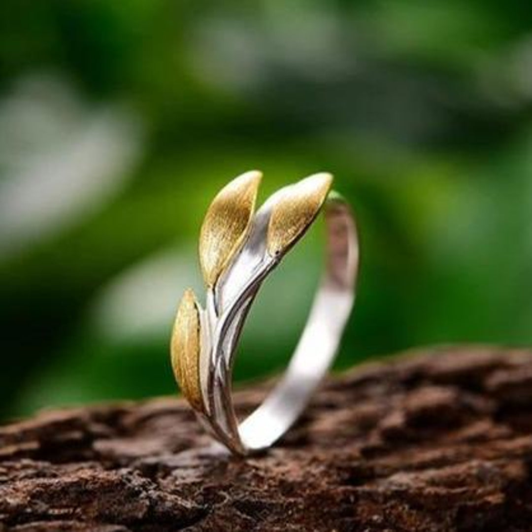 Ring-With-Golden-Leaves-By-Yonandole_1