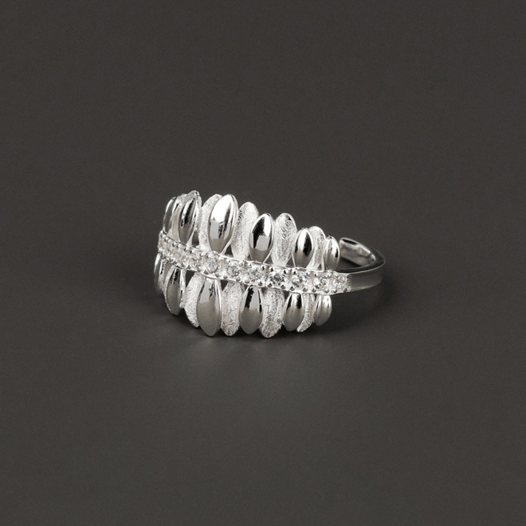 Ring-With-Mirror-Motif-By-Yonandole_11
