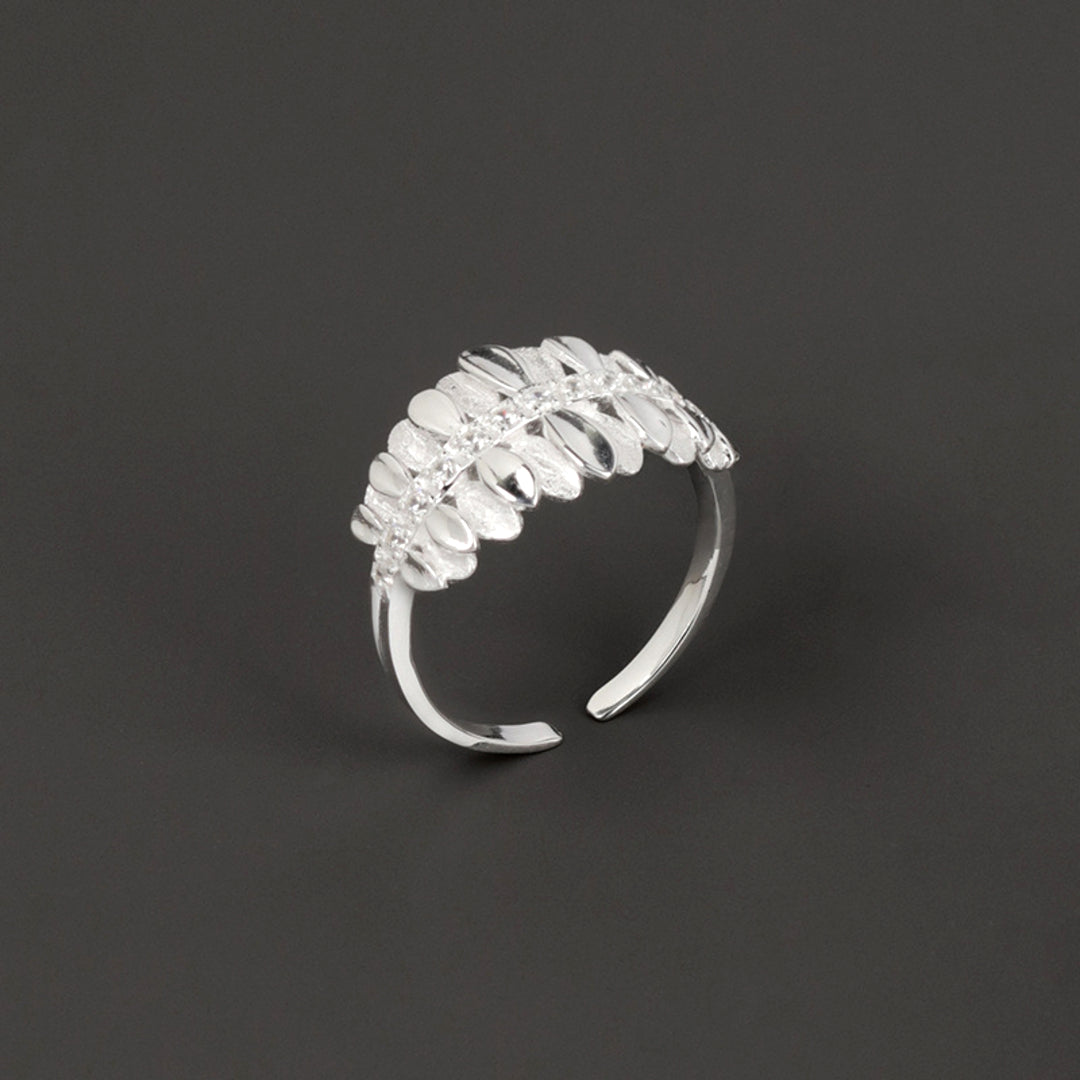 Ring-With-Mirror-Motif-By-Yonandole_6