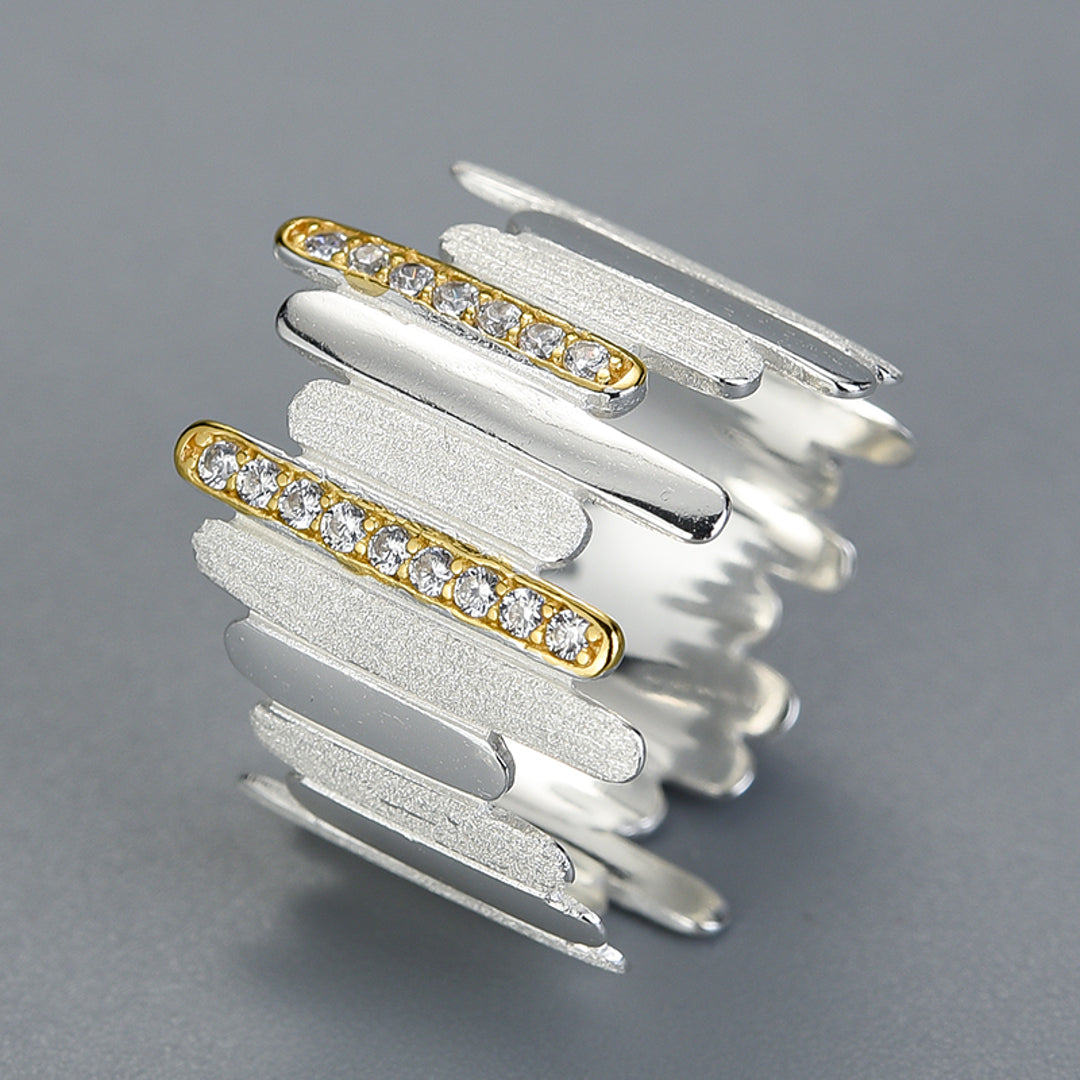 Ring-With-Parallel-Pattern-And-Zirconia-By-Yonandole_5