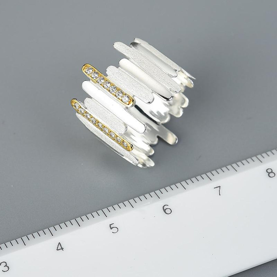 Ring-With-Parallel-Pattern-And-Zirconia-By-Yonandole_6