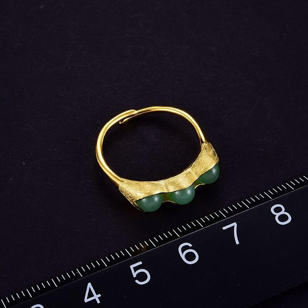 Ring-With-Pea-Pod-Design-By-Yonandole_6