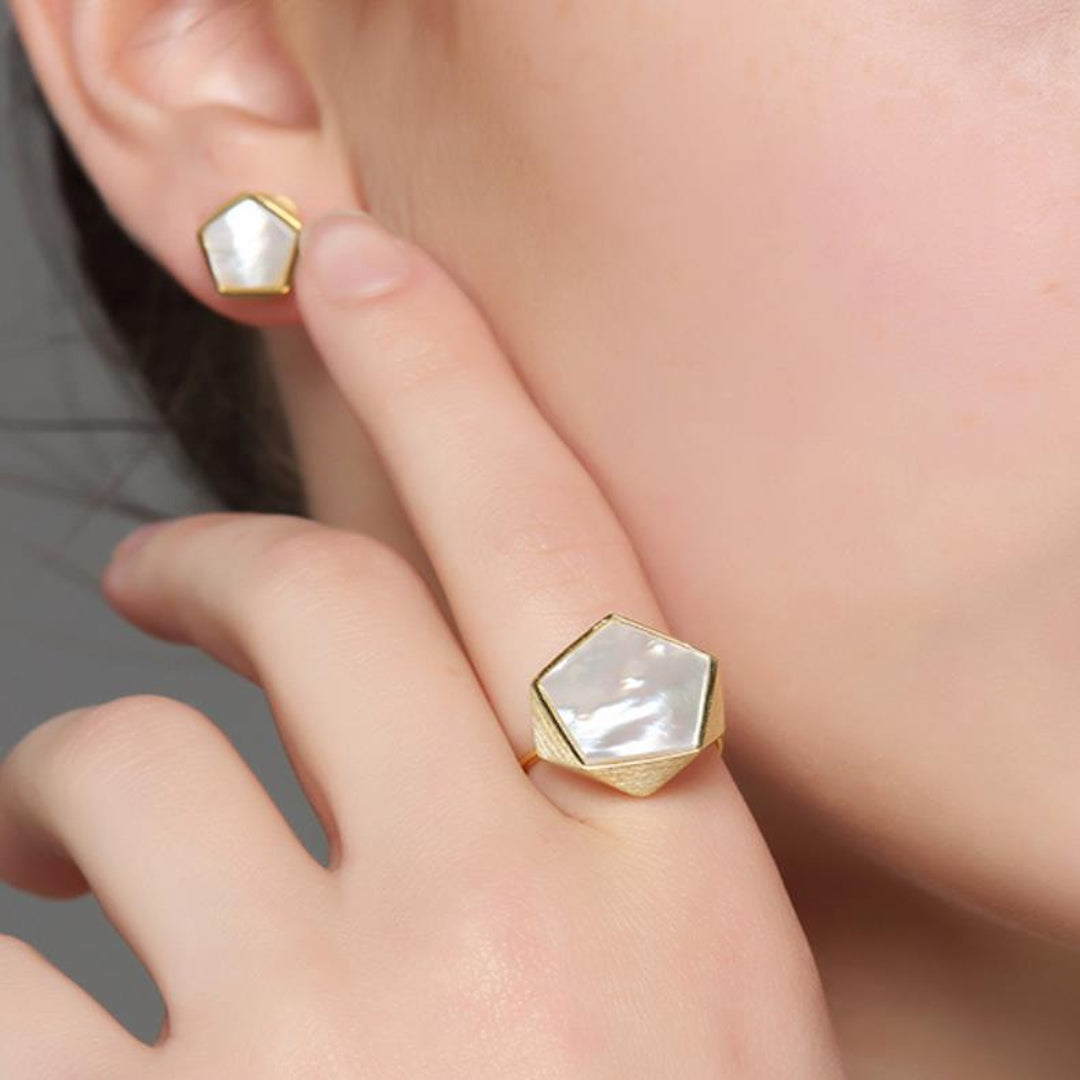 Ring-With-Pentagon-And-Shell-By-Yonandole_7