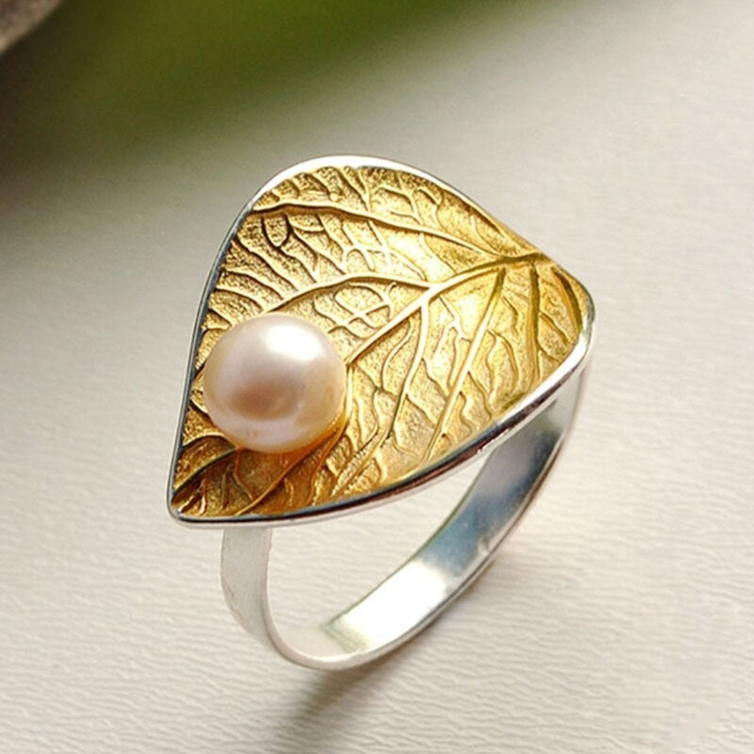 Ring-With-Plant-Leaf-By-Yonandole_2
