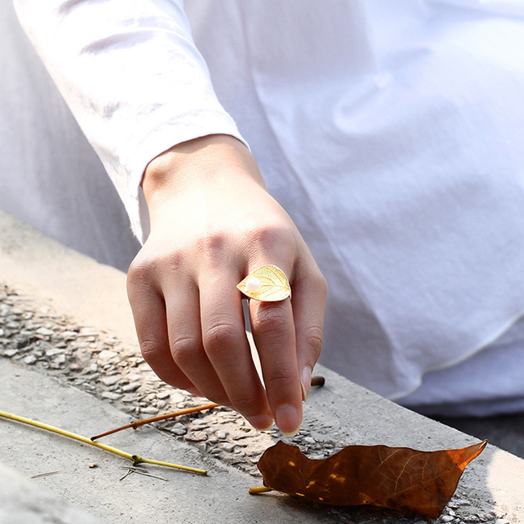 Ring-With-Plant-Leaf-By-Yonandole_5