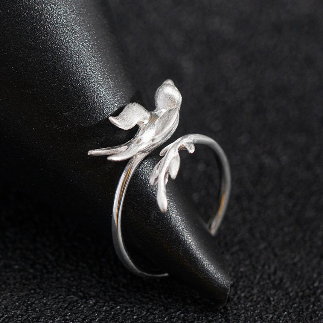 Ring-With-Swallow-By-Yonandole_1
