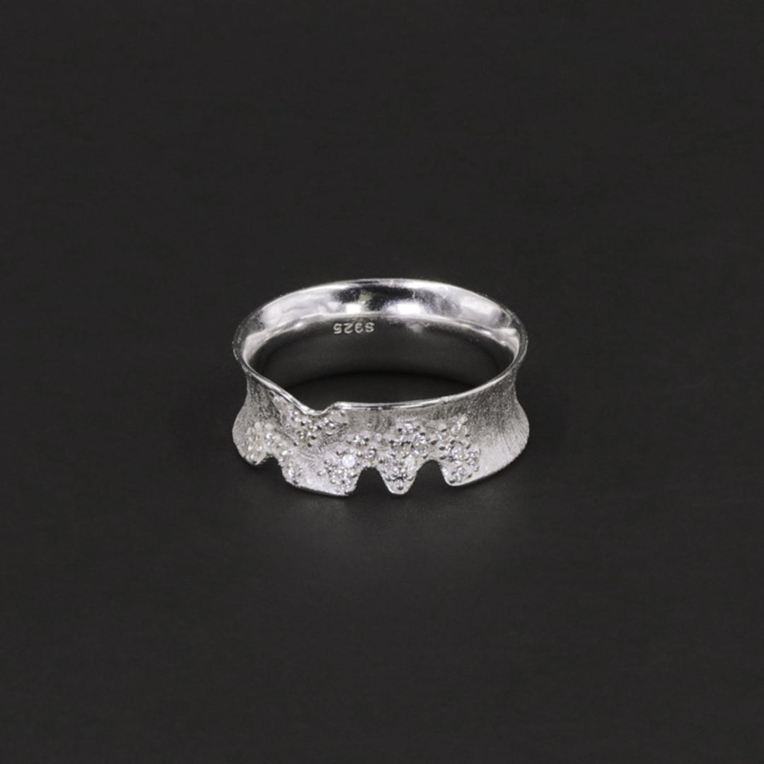 Ring-With-Uneven-Edges-And-Cubic-Zirconia-By-Yonandole_6