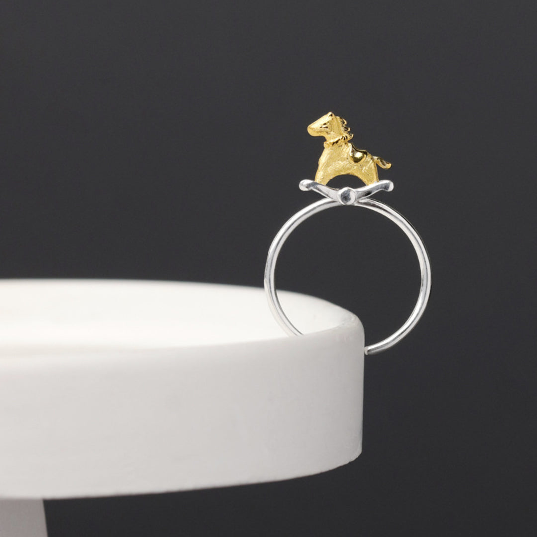 Rocking-Horse-Ring-By-Yonandole_4