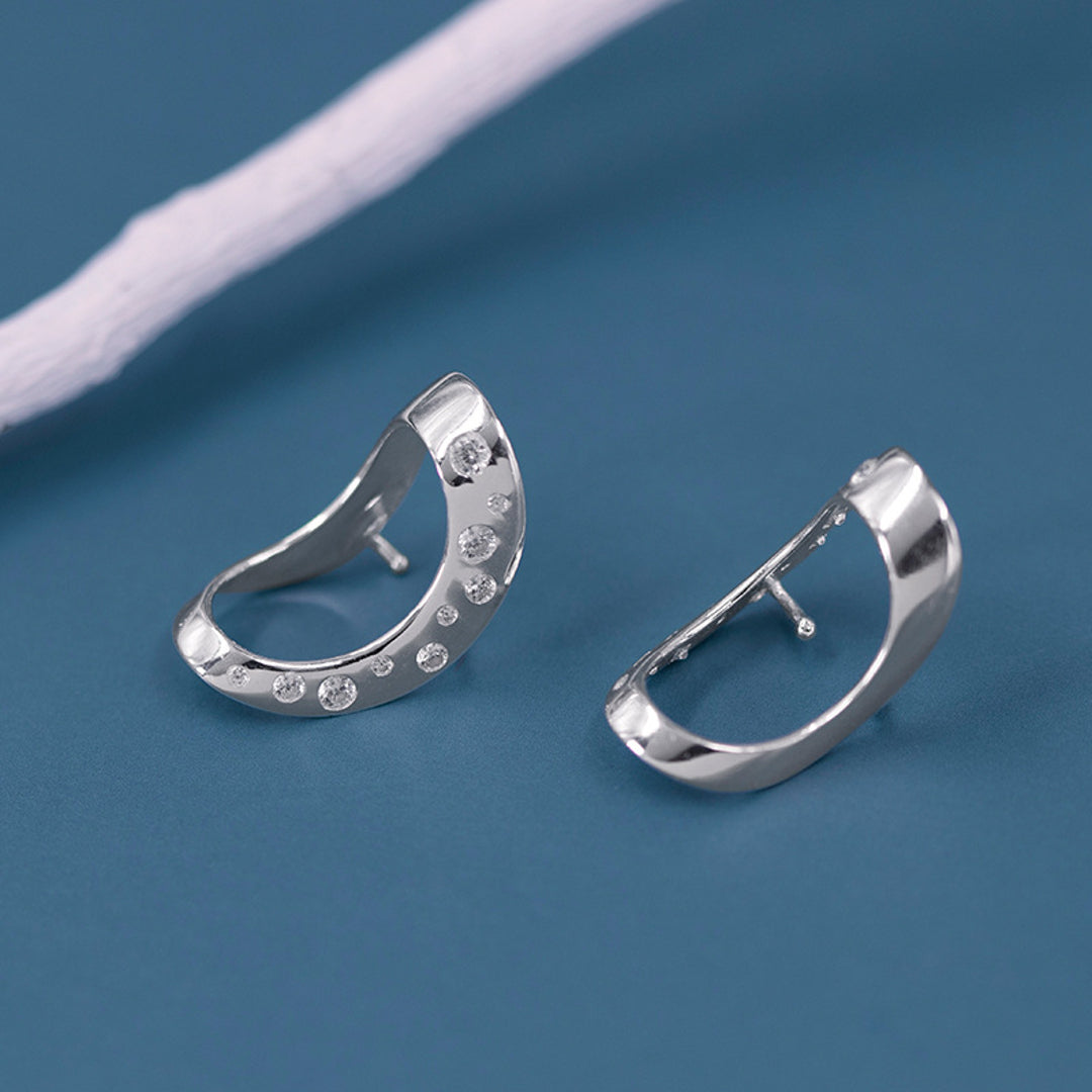 Semicircular-Earrings-With-Zirconia-By-Yonandole_6