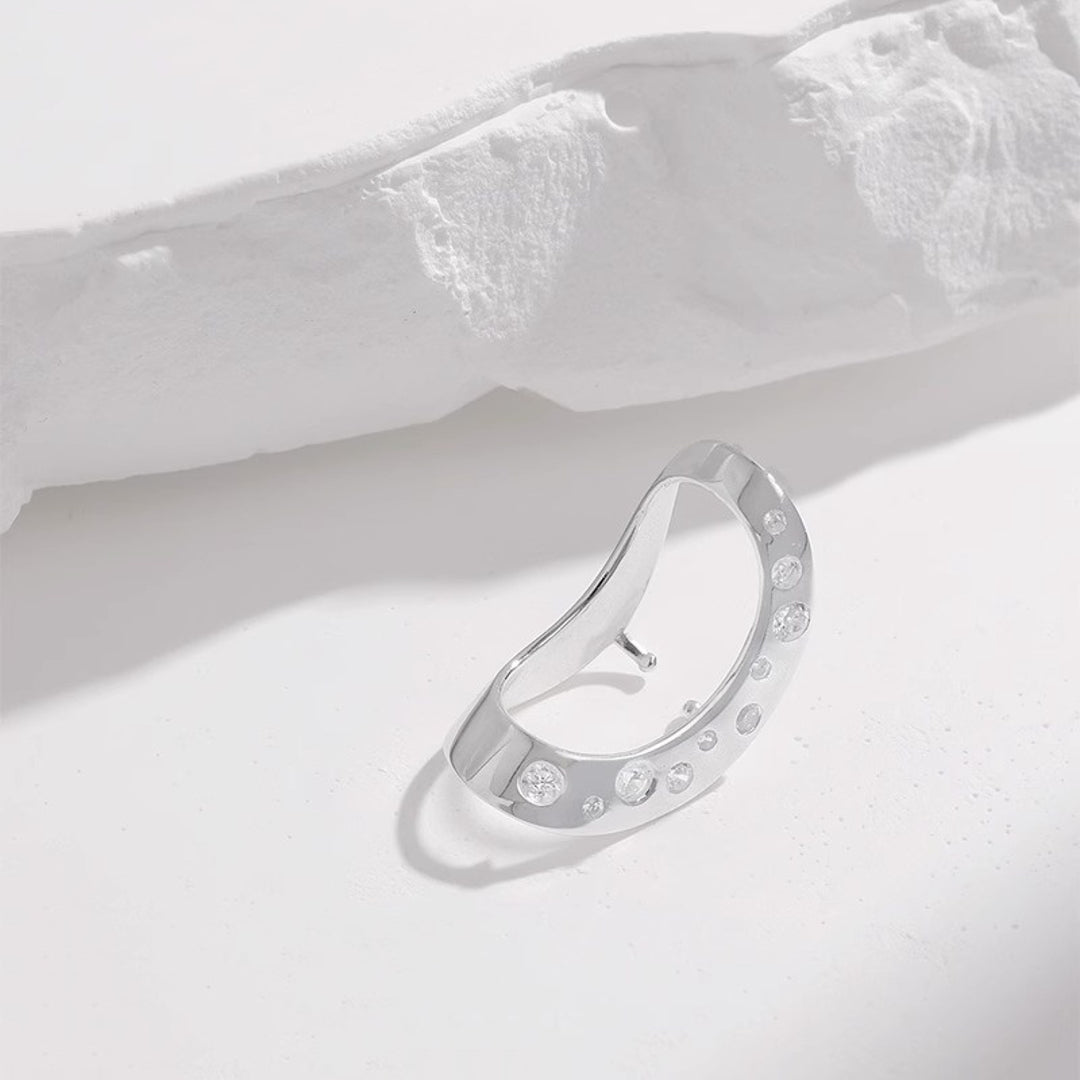 Semicircular-Earrings-With-Zirconia-By-Yonandole_8