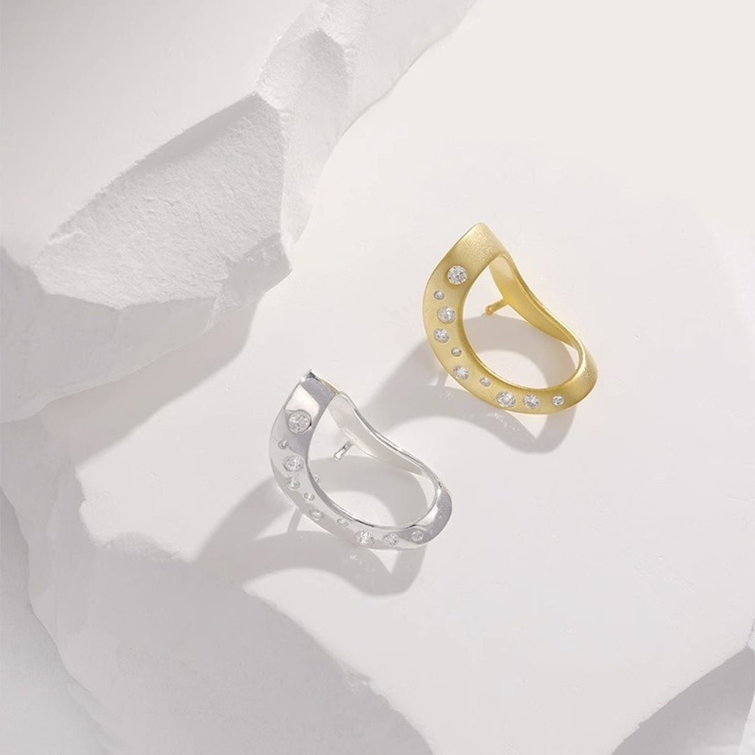 Semicircular-Earrings-With-Zirconia-By-Yonandole_9