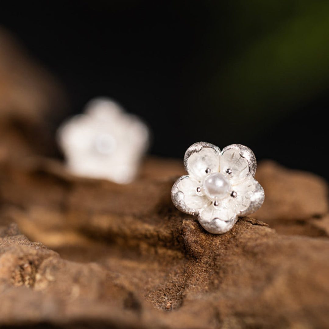 Small-Flower-Earrings-With-Pearl-By-Yonandole_7