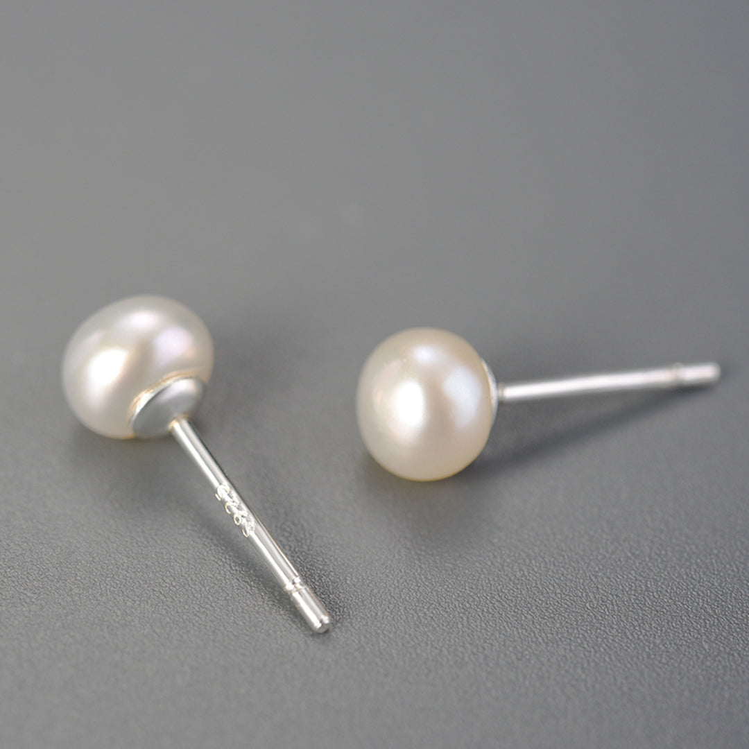 Stud-Earrings-With-A-Small-Freshwater-Pearl-By-Yonandole_5