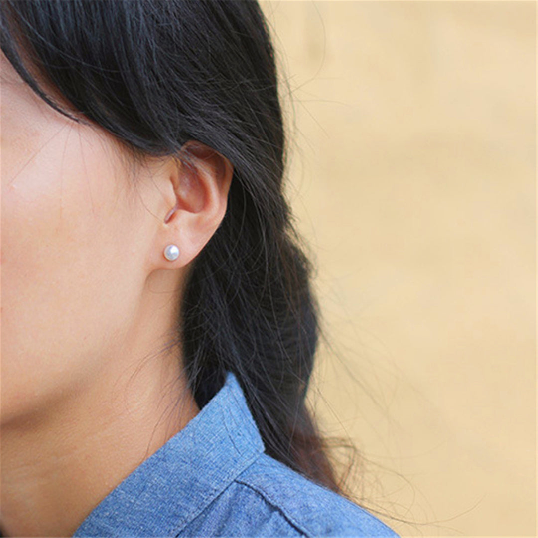 Stud-Earrings-With-A-Small-Freshwater-Pearl-By-Yonandole_8