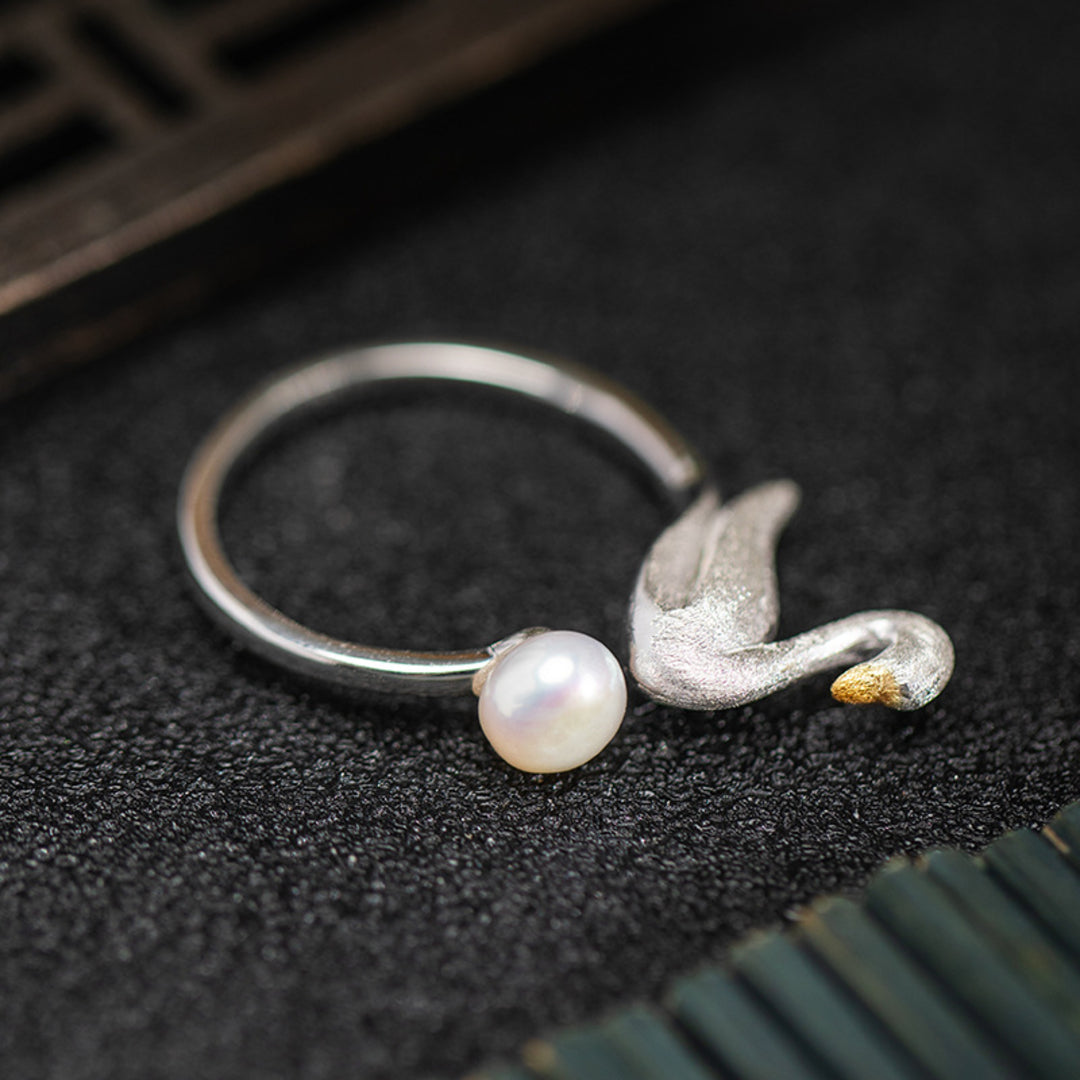 Swan-Ring-With-White-Pearl-By-Yonandole_4